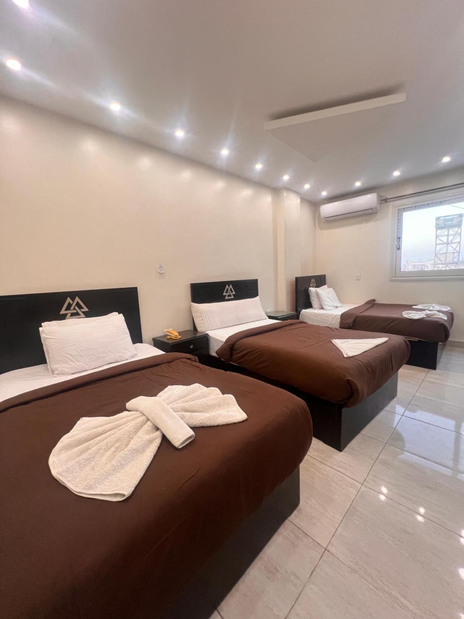The Pyramids 4*